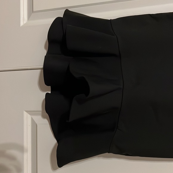 Black mini Zara skirt - Picture 2 of 6